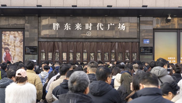 于东来又要为赚太多而烦恼了，胖东来今年营收将破150亿